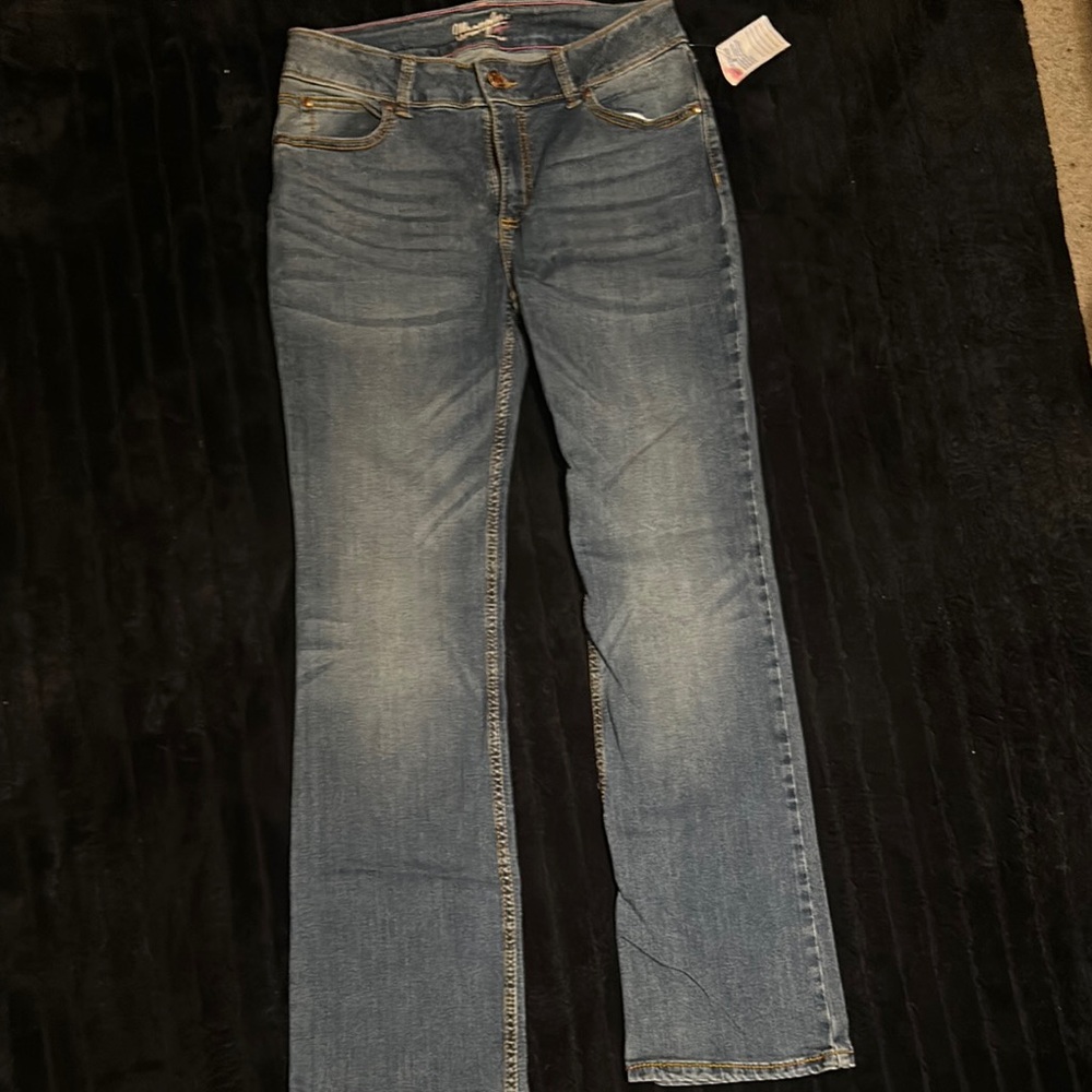 Wrangler Women's Boot Cut Jeans in Light Blue